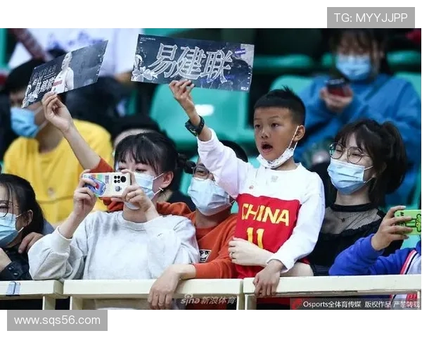 球迷身份：在热爱与流动中寻找锚点